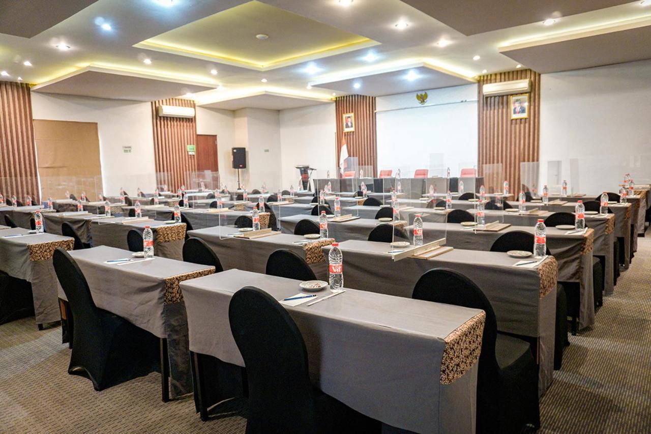 Andelir Hotel Simpang Lima Semarang Exterior foto